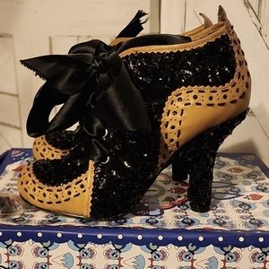 EUC Irregular Choices Booties